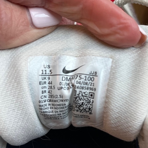 Nike Air Max 90 Women’s 11.5. Colorful. - Picture 4 of 7